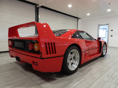 FERRARI F40 (1989) 4