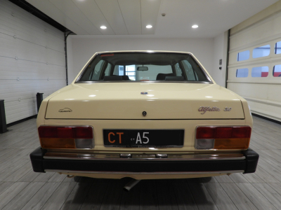 ALFA ROMEO ALFETTA 2.0 L (1981) 4