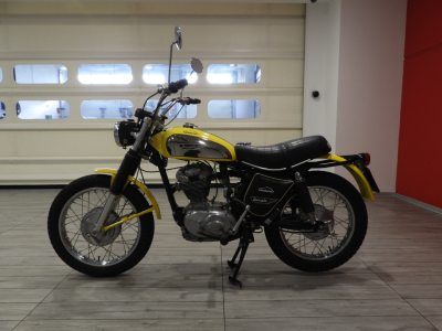DUCATI SCRAMBLER 250 (1973) 3
