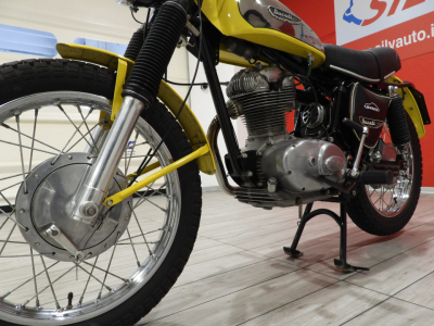 DUCATI SCRAMBLER 250 (1973) 10