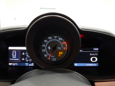 FERRARI 458 ITALIA DCT (2011) 25