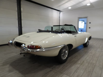 JAGUAR E-TYPE 4.2 ROADSTER (1968) 5
