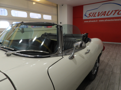 JAGUAR E-TYPE 4.2 ROADSTER (1968) 10