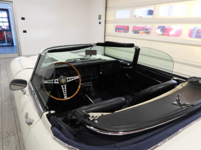 JAGUAR E-TYPE 4.2 ROADSTER (1968) 12