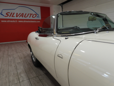 JAGUAR E-TYPE 4.2 ROADSTER (1968) 16