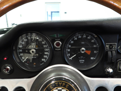 JAGUAR E-TYPE 4.2 ROADSTER (1968) 21