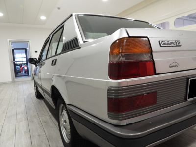 ALFA ROMEO GIULIETTA 2.0 TURBO DIESEL (1985) 13