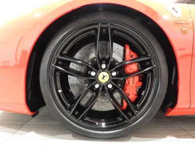 FERRARI 488 GTB (2016) 9