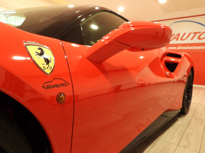 FERRARI 488 GTB (2016) 10