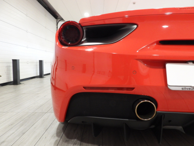 FERRARI 488 GTB (2016) 12