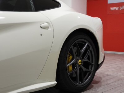 FERRARI F12 BERLINETTA (2013) 13