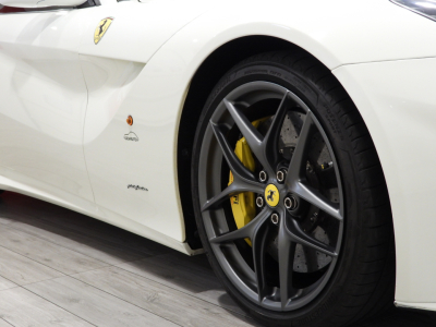 FERRARI F12 BERLINETTA (2013) 17