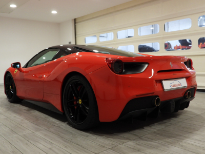 FERRARI 488 GTB (2016) 5