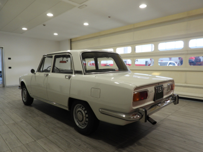 ALFA ROMEO 1750 TIPO 105.48 (1969) 3