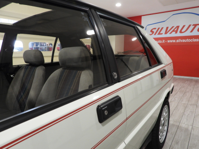 LANCIA DELTA HF 4WD (1987) 14