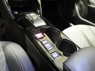 PEUGEOT NUOVA 2008 1.2 HYBRID ALLURE 136CV E-DCS6 (2025) 23