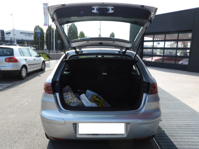 SEAT IBIZA 1.4 TDI 5P SIGNO 75CV (2005) 26
