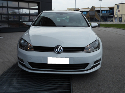 VOLKSWAGEN GOLF VII 1.6 TDI HIGHLINE 110CV DSG (2015) 1