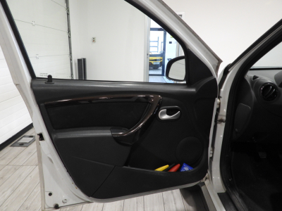 DACIA DUSTER 1.6 GPL LAUREATE 110CV (2012) 12