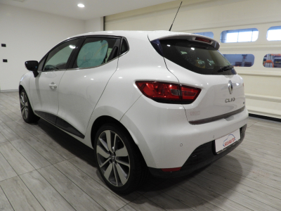 RENAULT CLIO 5P 0.9 TCE COSTUME NATIONAL (2015) 3