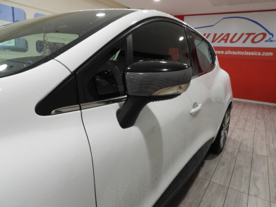 RENAULT CLIO 5P 0.9 TCE COSTUME NATIONAL (2015) 9