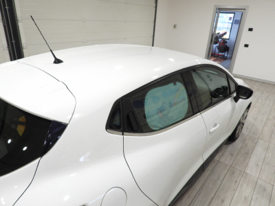 RENAULT CLIO 5P 0.9 TCE COSTUME NATIONAL (2015) 14