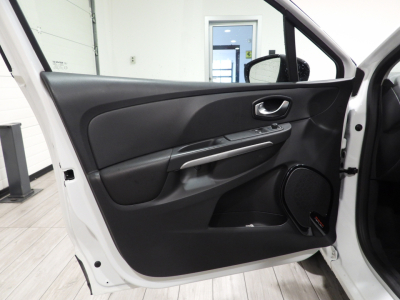 RENAULT CLIO 5P 0.9 TCE COSTUME NATIONAL (2015) 15