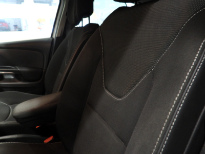 RENAULT CLIO 5P 0.9 TCE COSTUME NATIONAL (2015) 18