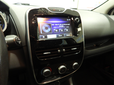 RENAULT CLIO 5P 0.9 TCE COSTUME NATIONAL (2015) 23