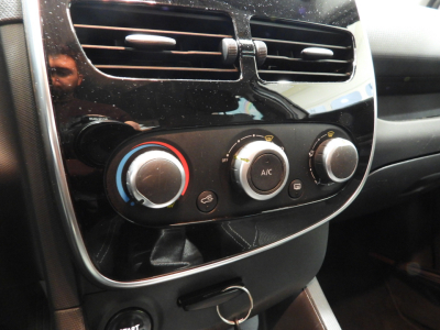 RENAULT CLIO 5P 0.9 TCE COSTUME NATIONAL (2015) 24