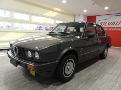 ALFA ROMEO ALFETTA QUADRIFOGLIO ORO INJECTION 116.55N (1985) 2