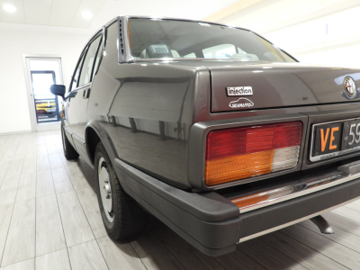 ALFA ROMEO ALFETTA QUADRIFOGLIO ORO INJECTION 116.55N (1985) 12