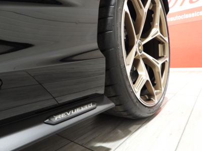 LAMBORGHINI REVUELTO 6.5 V12 HPEV (2024) 12