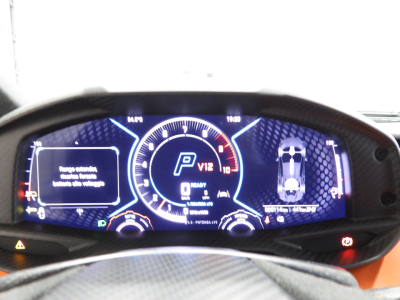 LAMBORGHINI REVUELTO 6.5 V12 HPEV (2024) 25