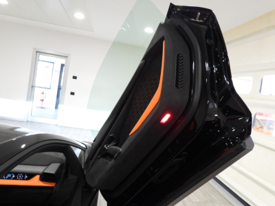 LAMBORGHINI REVUELTO 6.5 V12 HPEV (2024) 30