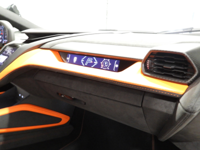 LAMBORGHINI REVUELTO 6.5 V12 HPEV (2024) 33