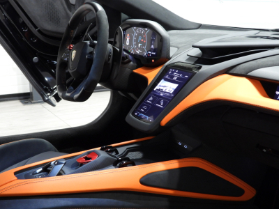 LAMBORGHINI REVUELTO 6.5 V12 HPEV (2024) 34