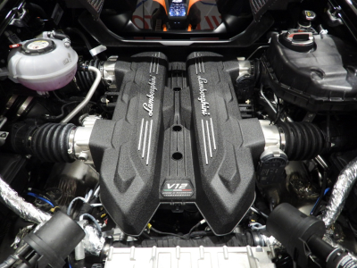 LAMBORGHINI REVUELTO 6.5 V12 HPEV (2024) 37