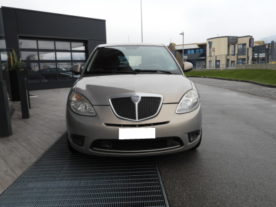 LANCIA YPSILON 1.4 8V ORO ECOCHIC GPL 69CV (2010) 1