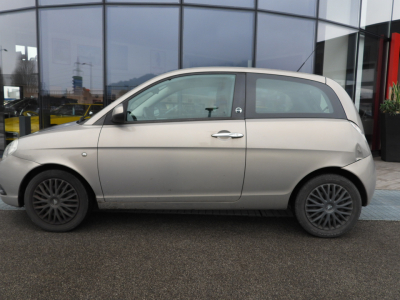 LANCIA YPSILON 1.4 8V ORO ECOCHIC GPL 69CV (2010) 2