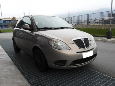 LANCIA YPSILON 1.4 8V ORO ECOCHIC GPL 69CV (2010) 6