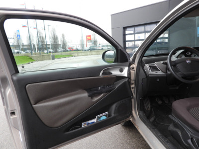 LANCIA YPSILON 1.4 8V ORO ECOCHIC GPL 69CV (2010) 8
