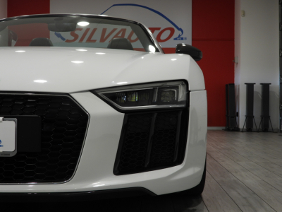 AUDI R8 SPYDER 5.2 V10 FSI QUATTRO S-TRONIC (2016) 9