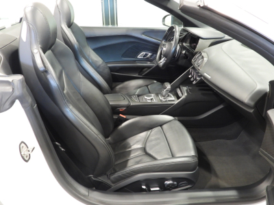 AUDI R8 SPYDER 5.2 V10 FSI QUATTRO S-TRONIC (2016) 33