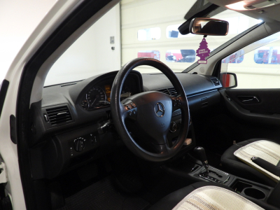 MERCEDES BENZ A 160 BENZINA 95CV AUTO ELEGANCE (2012) 13