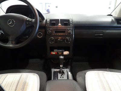 MERCEDES BENZ A 160 BENZINA 95CV AUTO ELEGANCE (2012) 24