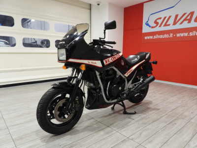 HONDA VF1000 F 16V (1984) 2