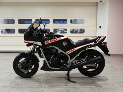 HONDA VF1000 F 16V (1984) 3