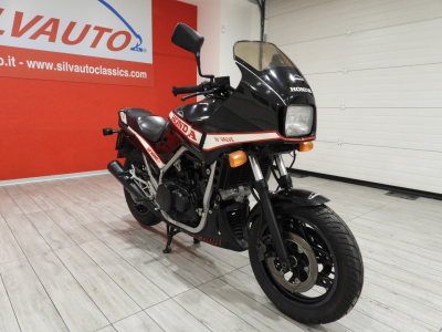 HONDA VF1000 F 16V (1984) 8