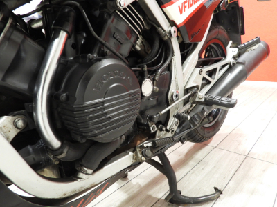 HONDA VF1000 F 16V (1984) 16